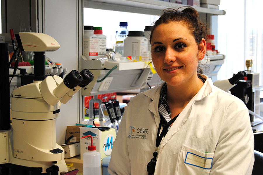 Angelina Zheleva, investigadora de la Unidad de Proliferación y Diferenciación en Cáncer del CIBIR, doctora Cum Laude por la Universidad de La Rioja